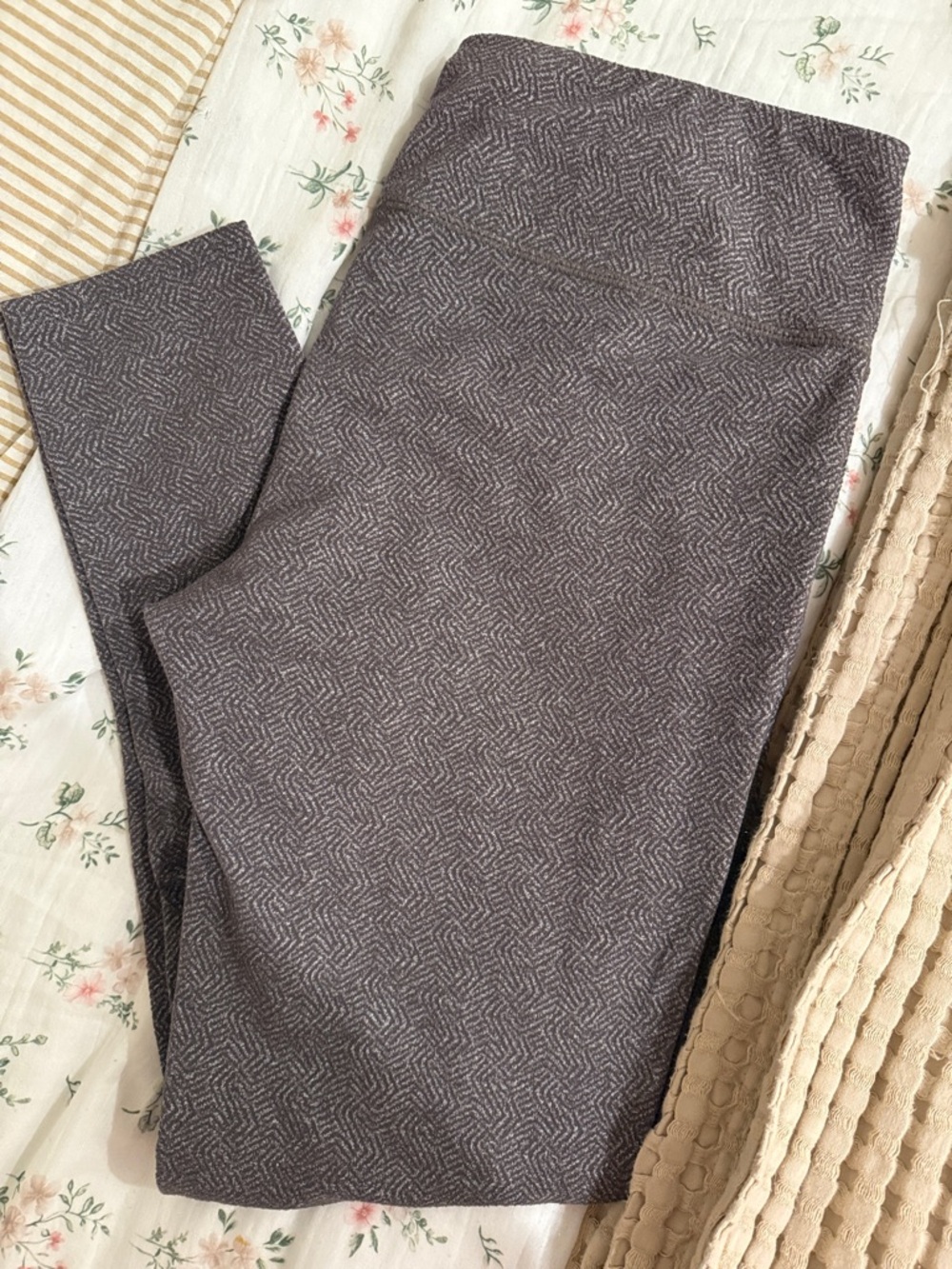 Athleta Gray Patterned Leggings
